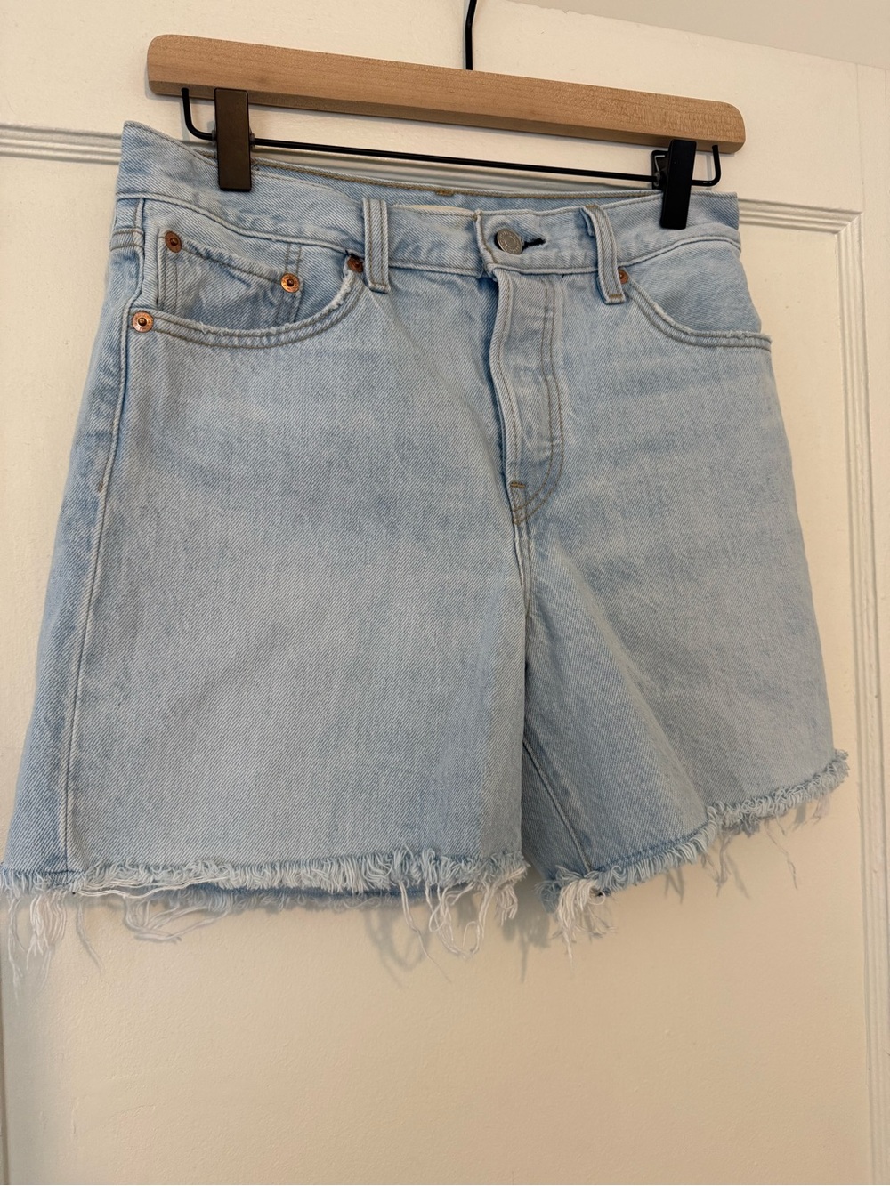 Levi’s LVC wedgie shorts frayed hem 28 light wash - Picture 2 of 6